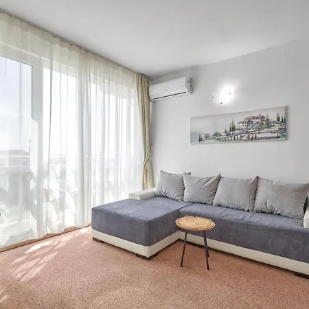 Cozy With Separated Sleeping Area Close To Sarafovo By Flat Mаnager *
